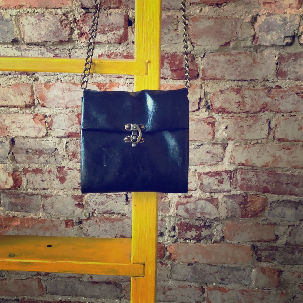 Black mini bag with chain